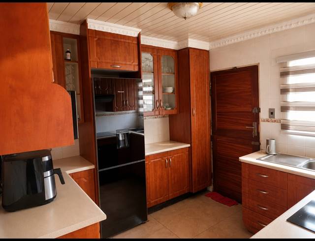 3 BEDROOM HOUSE FOR SALE IN EVATON WEST